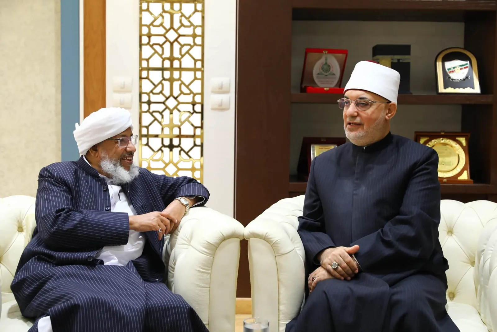 مفتي الجمهورية يبحث مع فضيلة الشيخ عبد الرحمان آفاق التعاون العلمي