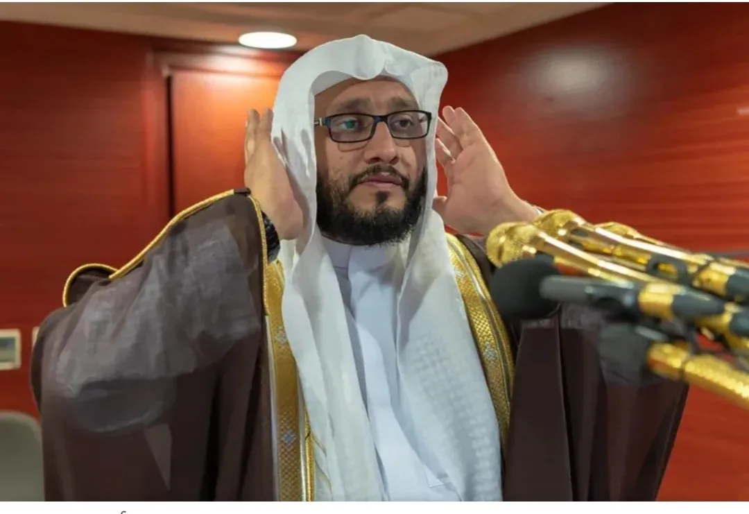 وفاة مؤذن المسجد الحرام الشيخ إبراهيم بن عادل مدني عن 51 عامًا